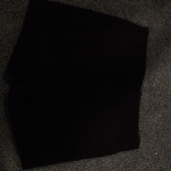 Black jean shorts - Picture 2 of 4